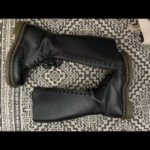 Dr Martens DISCONTINUED 20 Eye tall boots